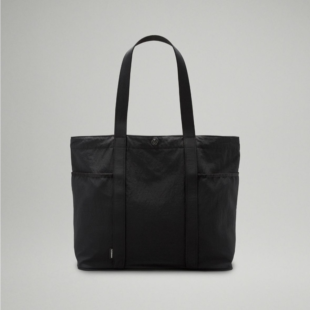 Lululemon Daily Multi-Pocket Tote Bag 20L Black
